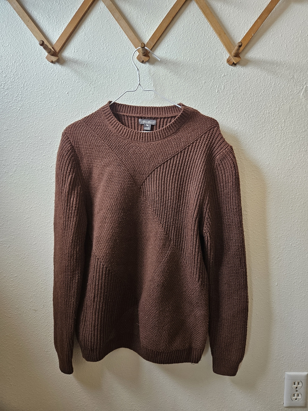 Woman's Crewneck Textured Brown Sweater